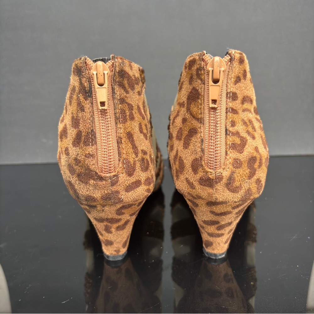 Joan Boyce Embellished Print Bootie Heels Size 8.5W Mobwife Y2K - Picture 4 of 8